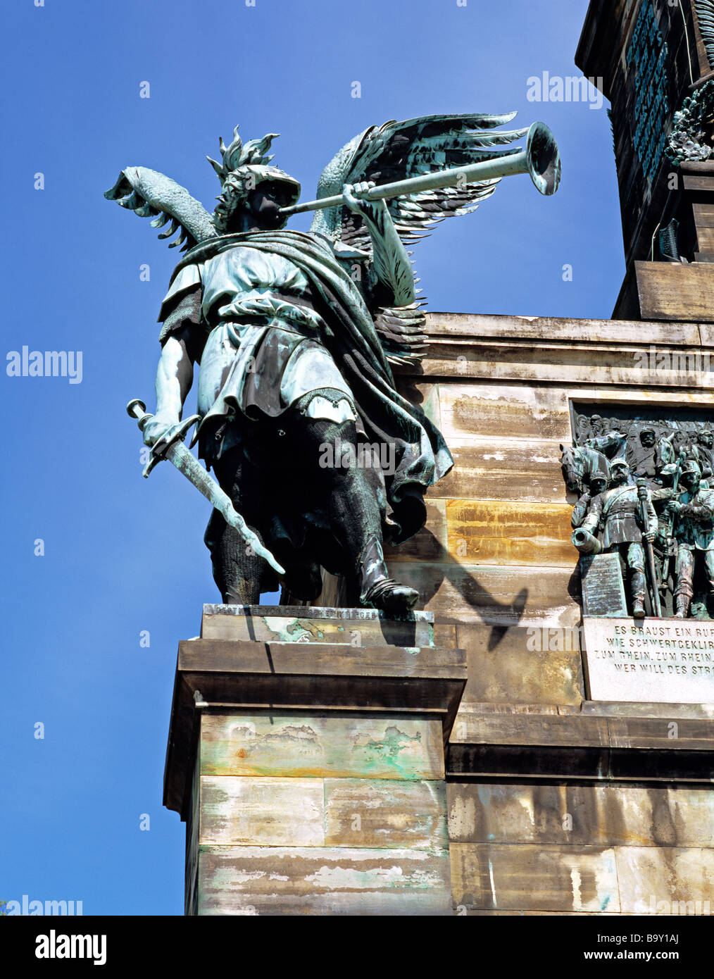 Niederwald monument denkmal, la 'guerre' Statue près de Rüdesheim, Allemagne. Banque D'Images Niederwald monument denkmal, la 'guerre' Statue près de Rüdesheim, Allemagne. Banque D'Images