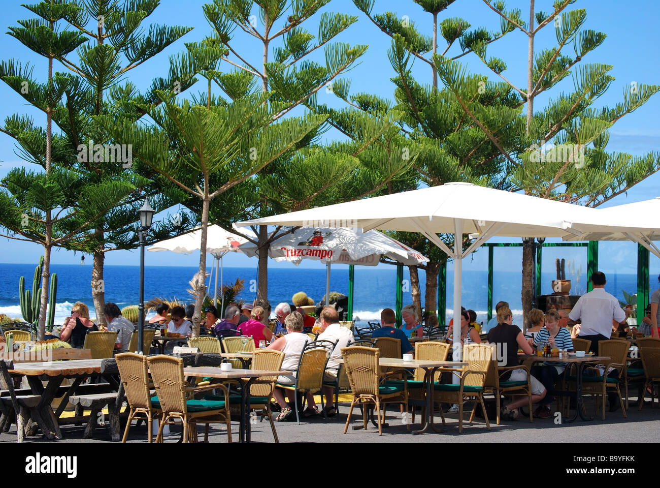 Restaurant en bord de mer, El Golfo, Lanzarote, îles Canaries, Espagne Banque D'Images