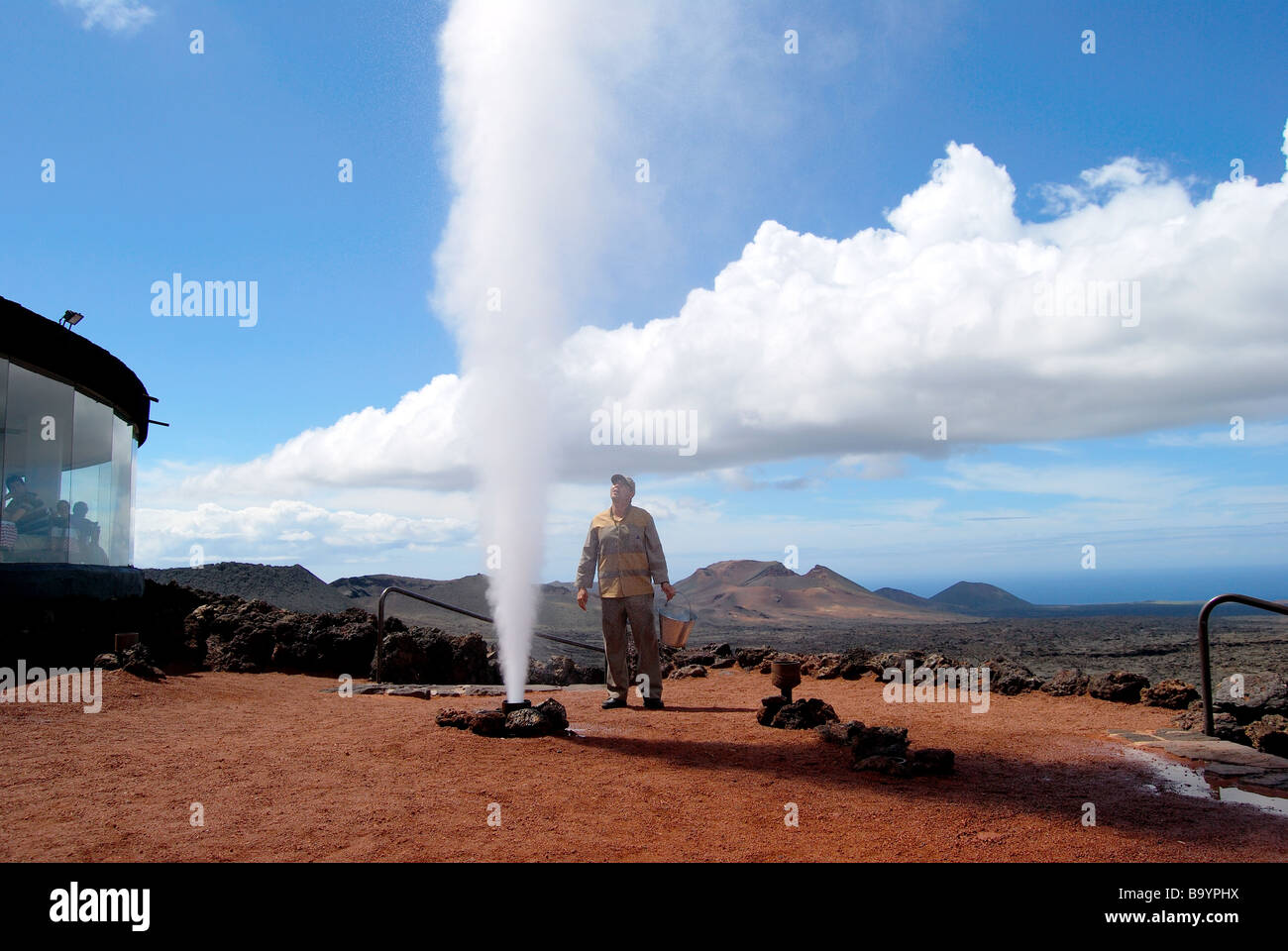 La buse à vapeur, Islote de Hilario, le Parc National de Timanfaya, Lanzarote, îles Canaries, Espagne Banque D'Images