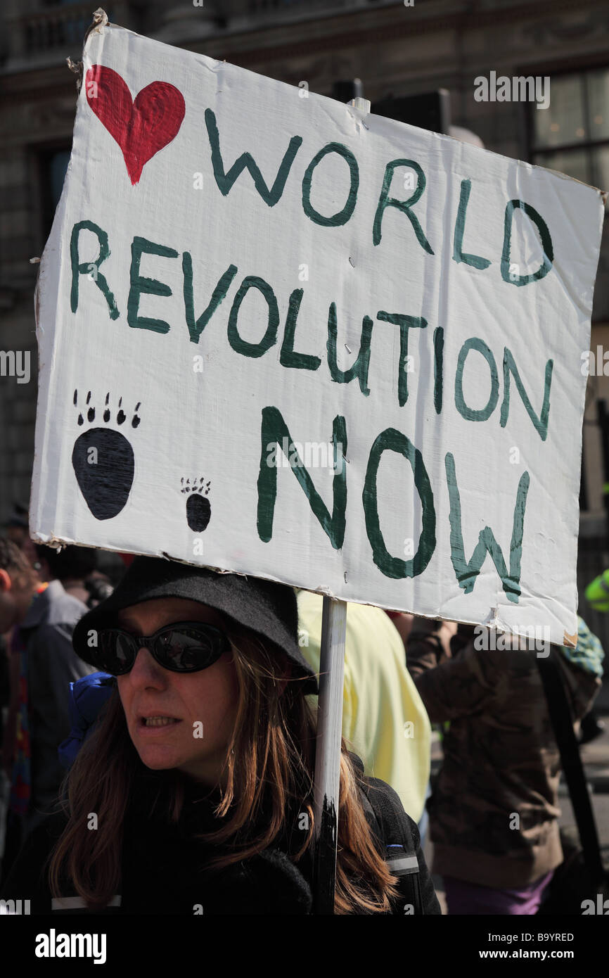 Manifestant à l'extérieur de la Banque d'Angleterre au cours de la 2009 Sommet du G20, Londres, Royaume-Uni. Banque D'Images