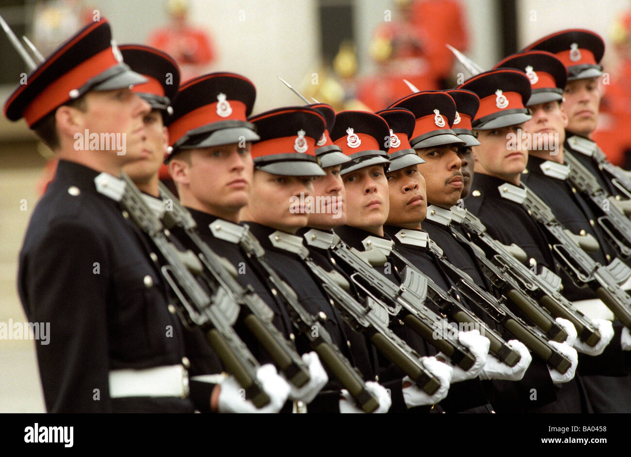Les élèves-officiers en passant de parade à l'académie militaire de Sandhurst, UK Banque D'Images