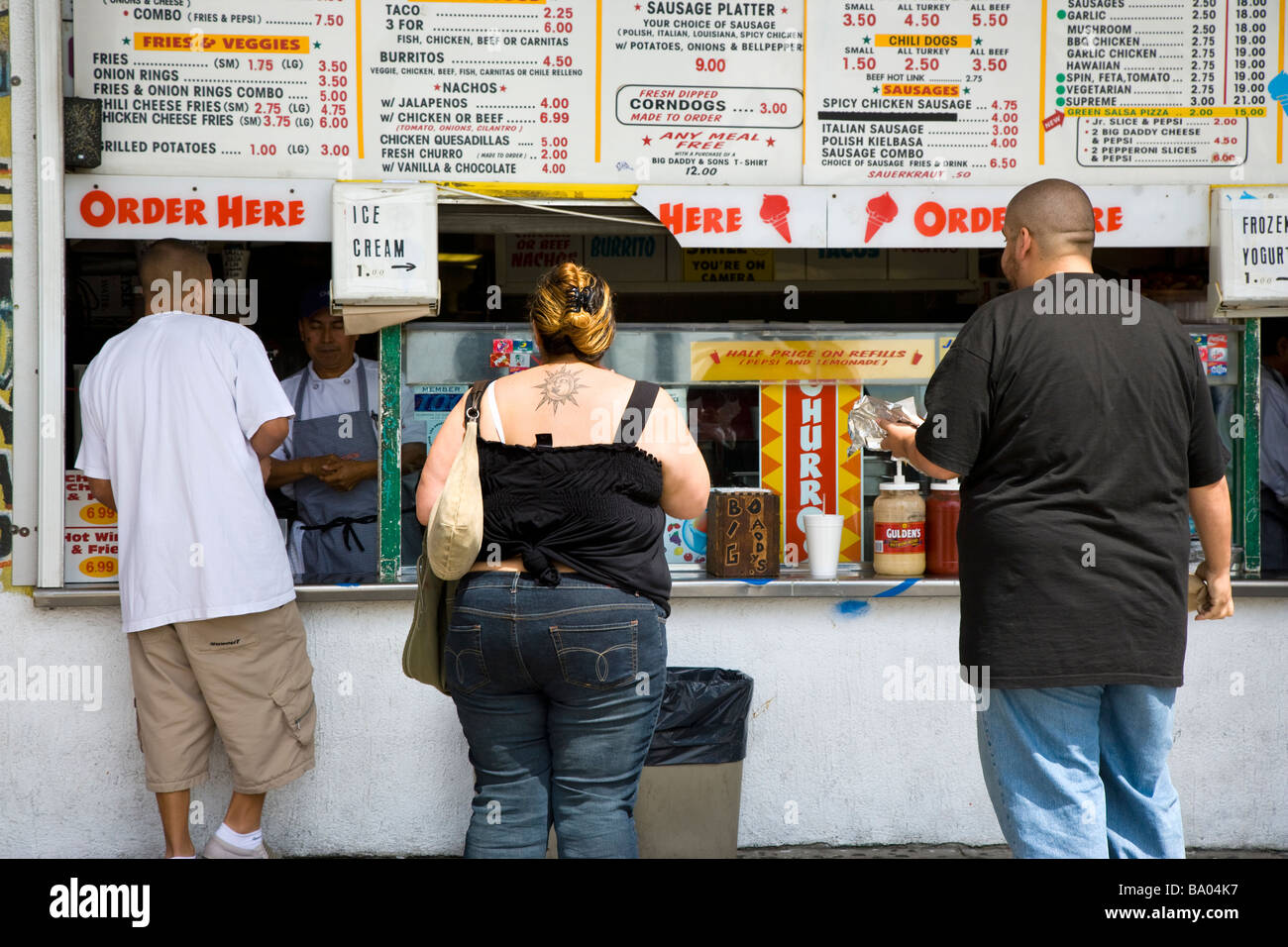 Grande Femme et fast food store Venice Los Angeles California USA Banque D'Images