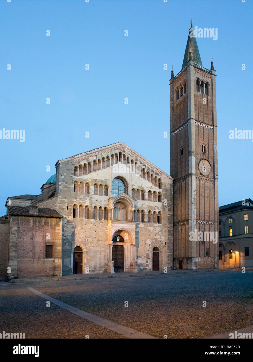 Le duomo et le campanile Parma Italie Banque D'Images