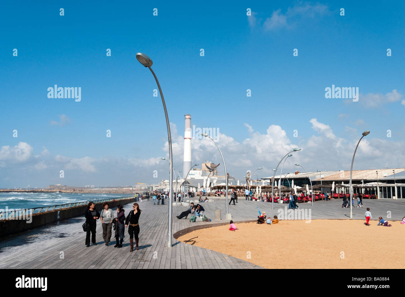 Promenade de l'Ancien Port de Tel Aviv, Israël Banque D'Images