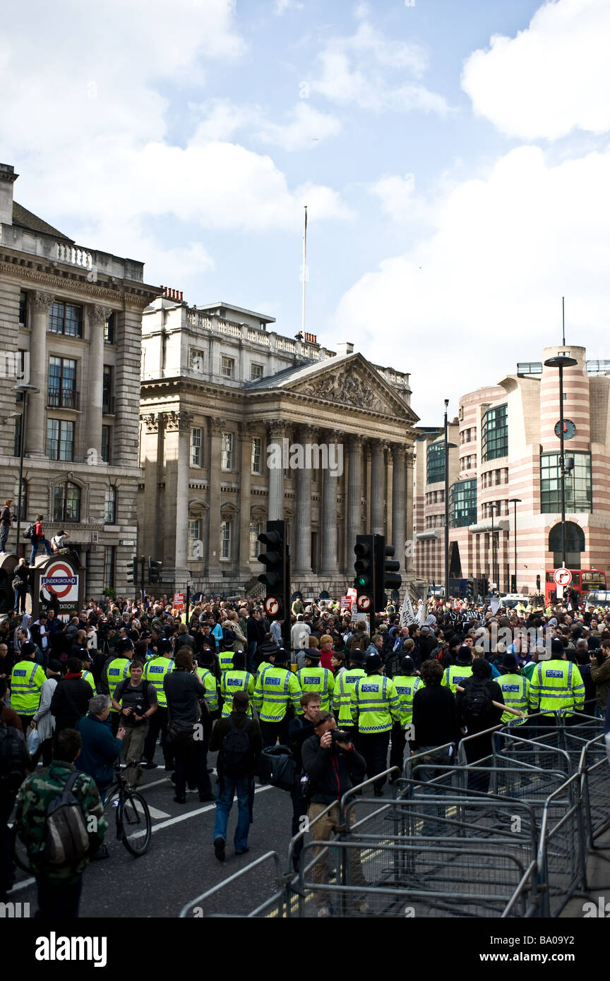 Les protestataires à une démonstration du G20 dans la ville de Londres. Banque D'Images