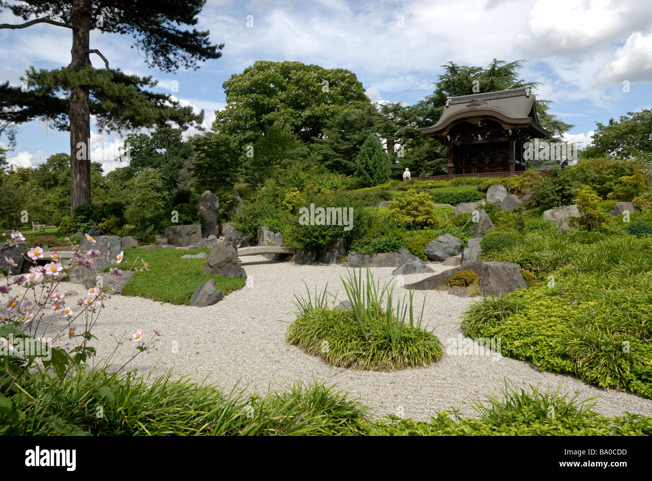 Chokushi-Mon environs porte à au Royal Botanical Gardens de Kew, Londres, Angleterre Banque D'Images