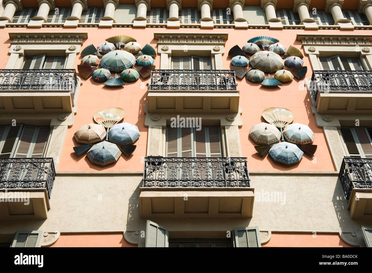 La façade moderniste de la Casa Bruno Quadras Barcelone Catalogne Espagne Banque D'Images
