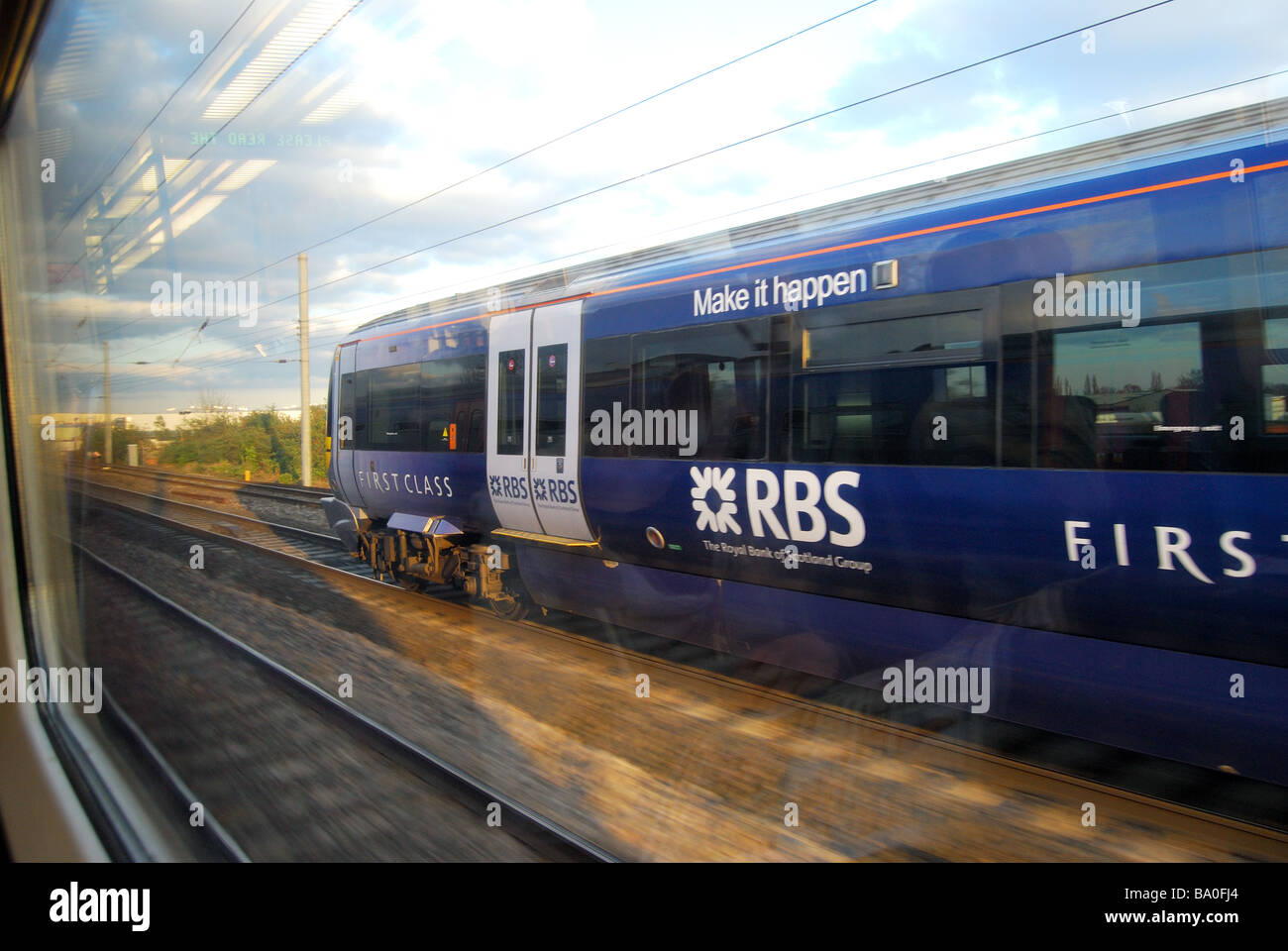 Le train Heathrow Express, Berkshire, Angleterre, Royaume-Uni Banque D'Images