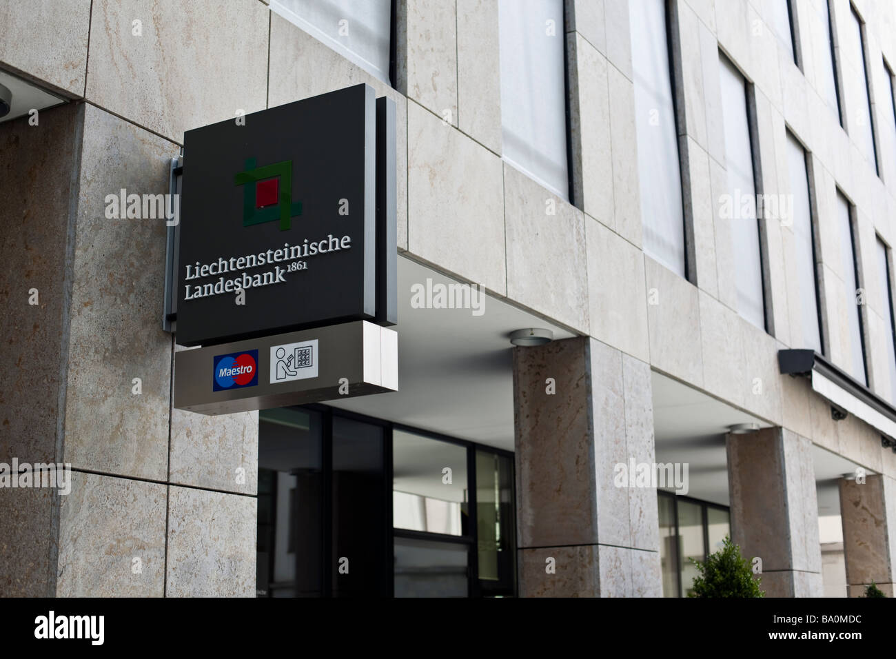 Bâtiment de la banque de Liechtensteinische Landesbank à Vaduz, Principauté de Liechtenstein Banque D'Images