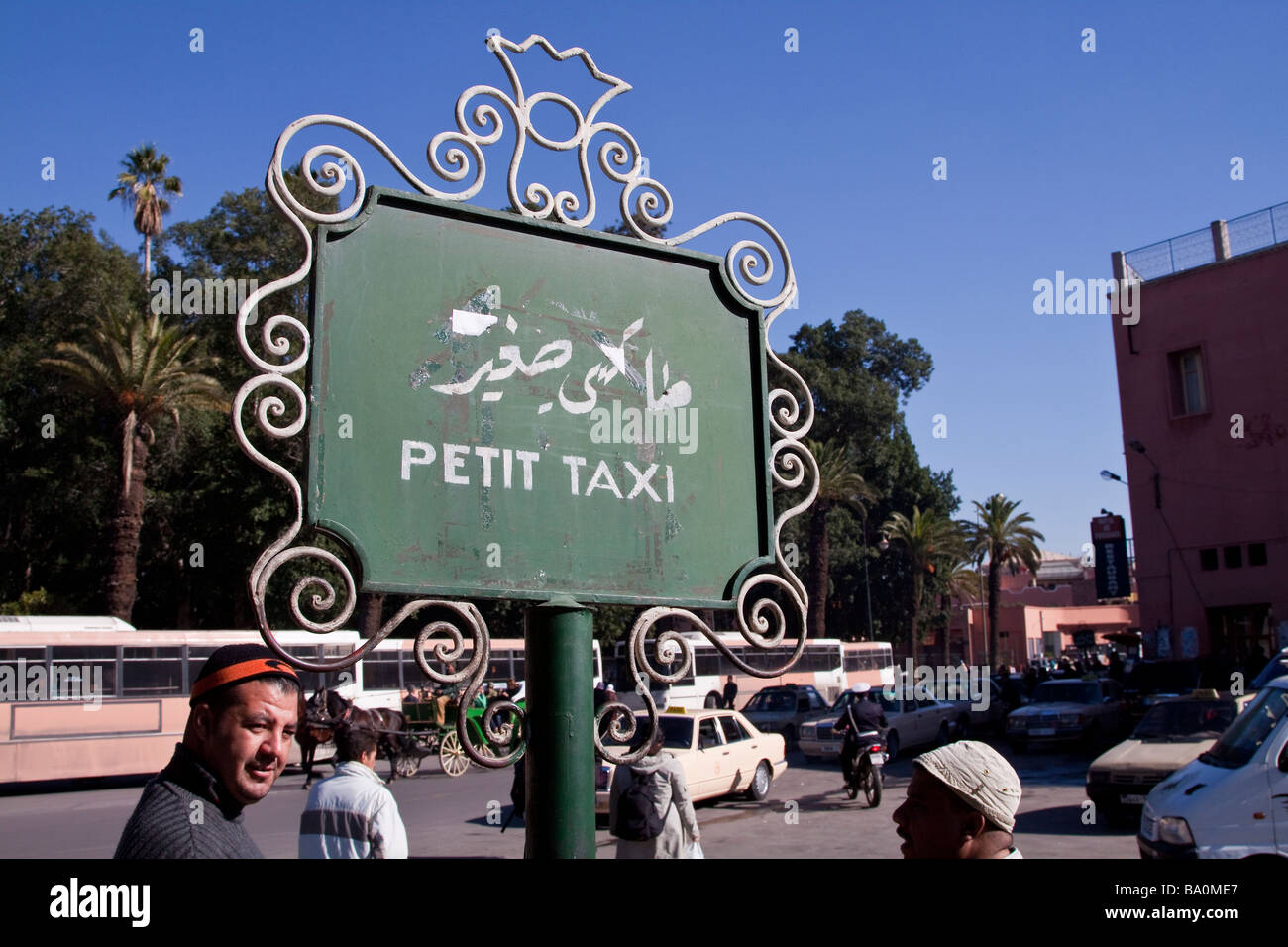 Petit Taxi A Marrakech Au Maroc Afrique Du Sud Photo Stock Alamy
