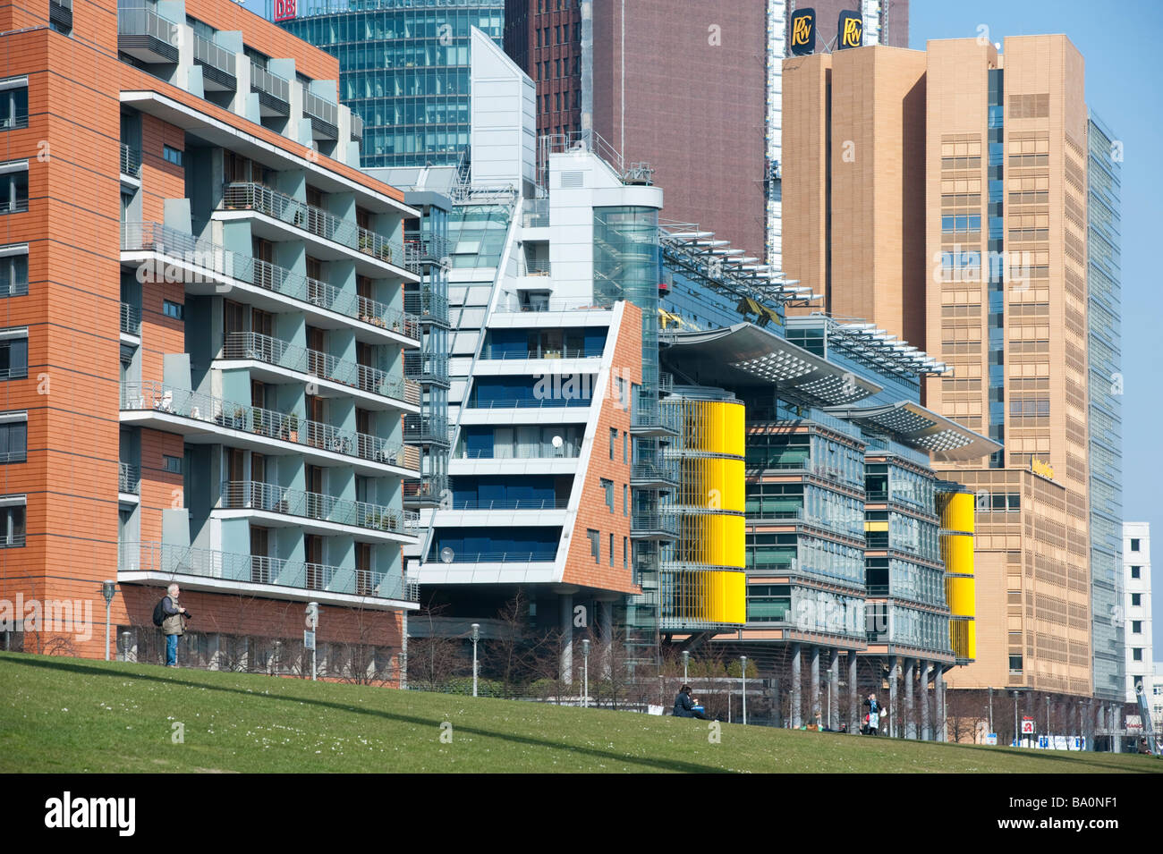 Les bâtiments de bureaux et d'appartements modernes de la Potsdamer Platz dans le centre de Berlin, Allemagne Banque D'Images