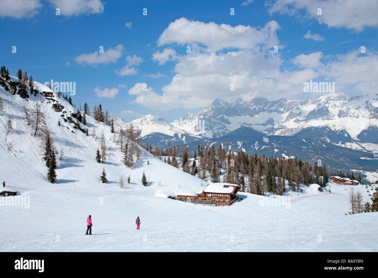 Ski alpin, Reiteralm, Alpes, Styrie, dans l'arrière-plan du Dachstein, Autriche Banque D'Images