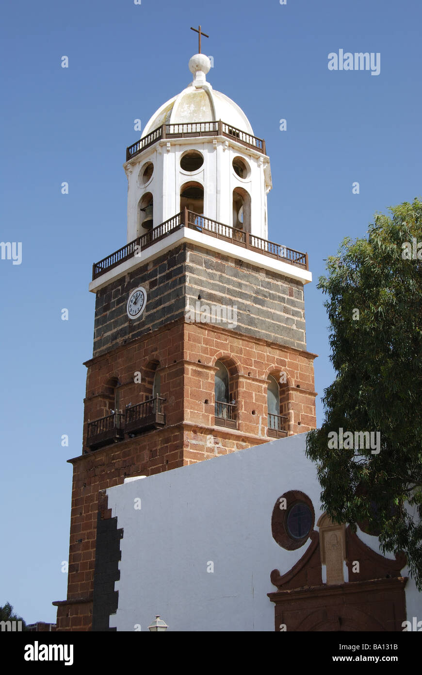 Tour de l'église San Miguel, Plaza de la Constitución, Teguise, Lanzarote, îles Canaries, Espagne Banque D'Images