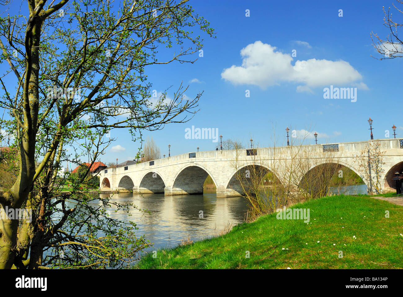 Pont de la Tamise à Chertsey Banque D'Images