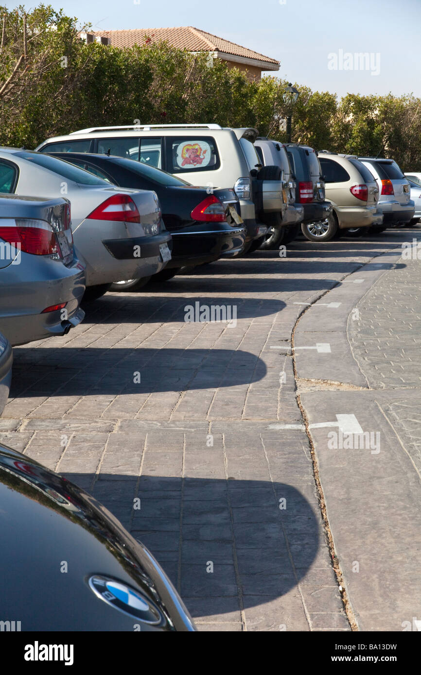 Parking, Katameya Heights Golf Club Le Nouveau Caire, Egypte Banque D'Images