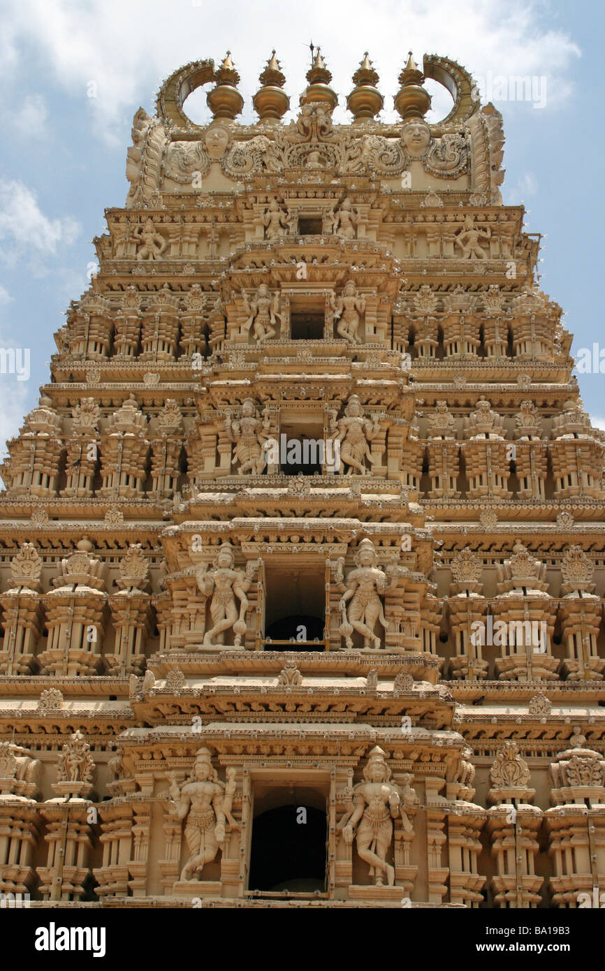 Temple dans le complexe du palais, Amba Vilas, le palais de Mysore Banque D'Images
