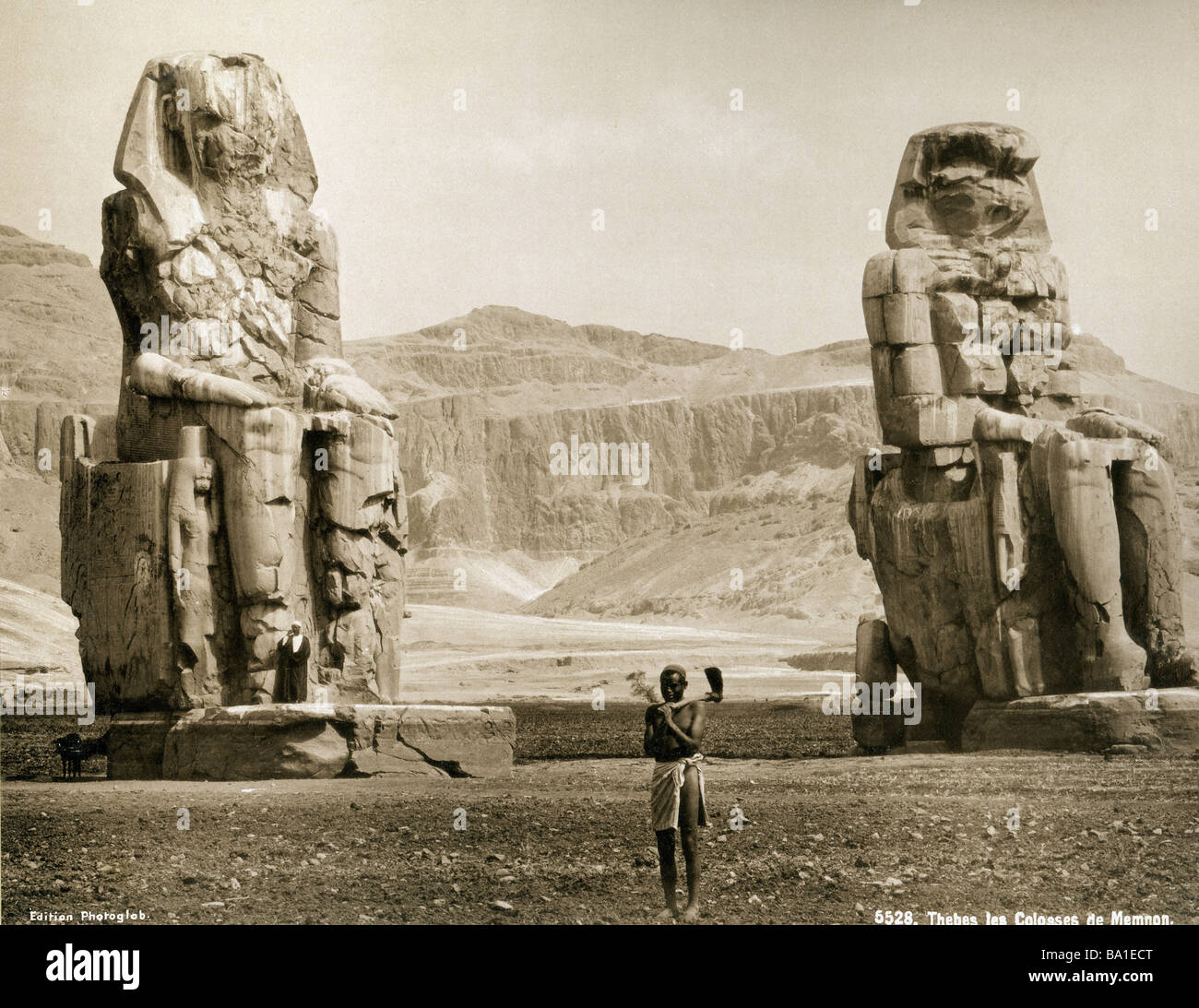Géographie / voyage, Egypte, Thèbes West Bank, Colossi de Memnon, statues du roi Amenhotep III (vers 1402 - 1364 av. J.-C., 18ème dynastie), Edition Photoglob, vers 1890, Banque D'Images