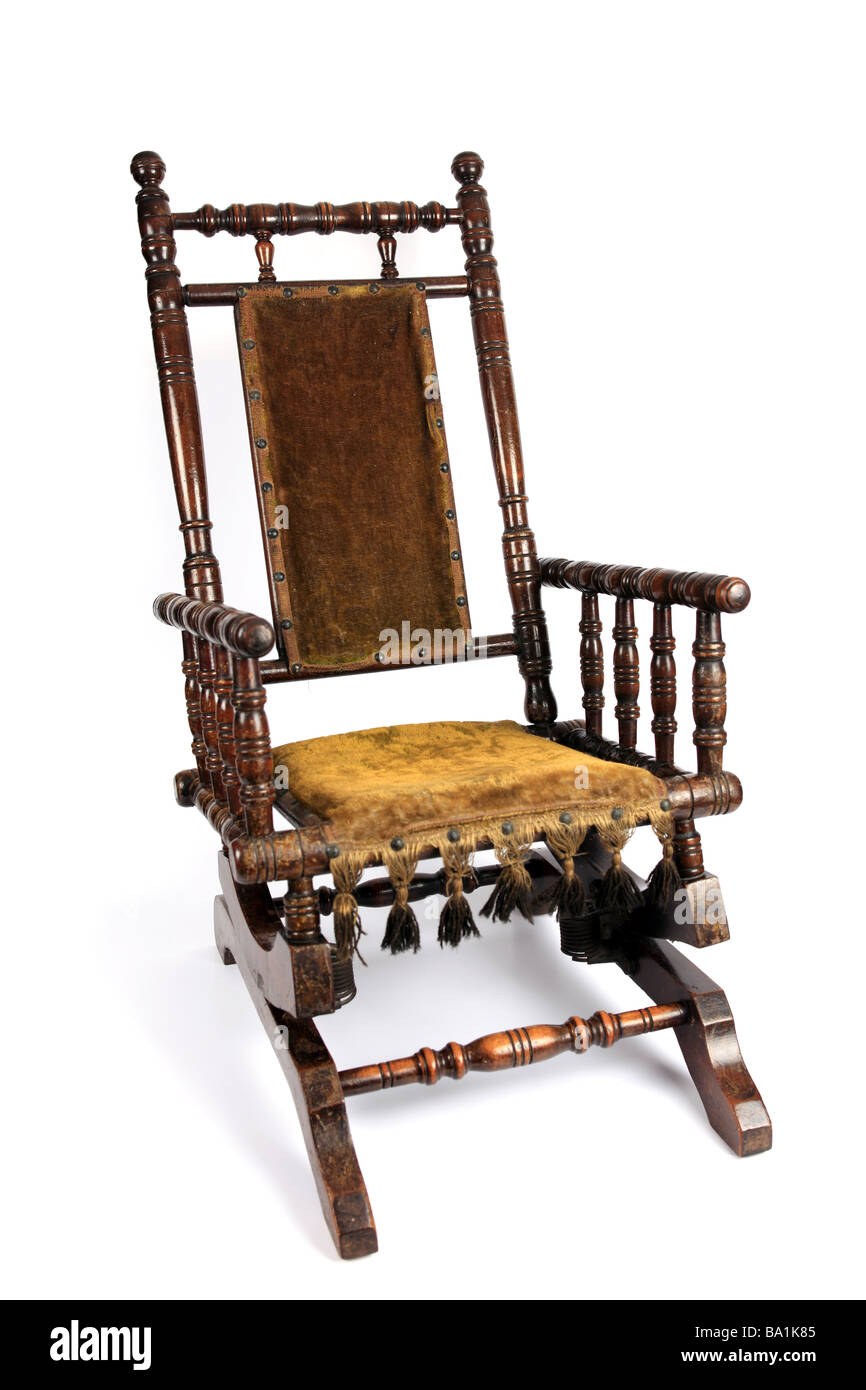 Old fashioned virginian rocking chair sur un fond blanc. Banque D'Images