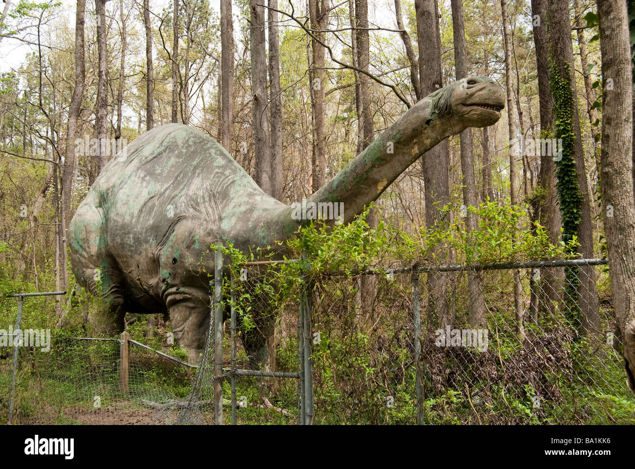 Statue de négligé un dinosaure Brontosaure Banque D'Images