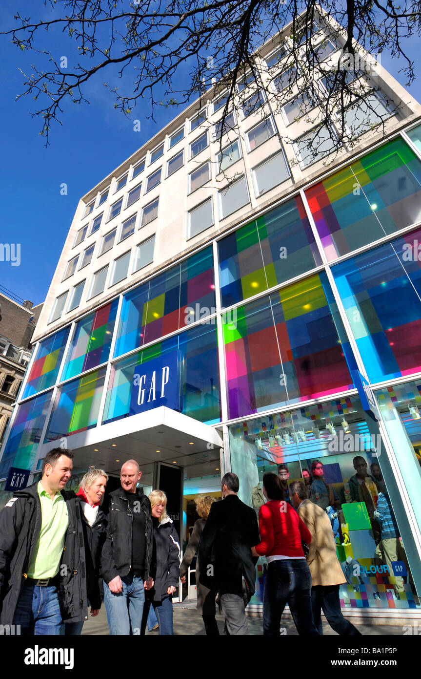 Magasin GAP dans Oxford Street, Londres, Angleterre, Royaume-Uni Banque D'Images