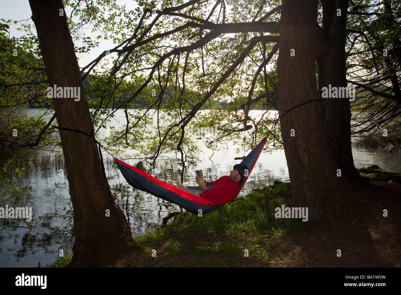Hamac par Cascade Lake - Moran State Park, Orcas Island, Washington Banque D'Images