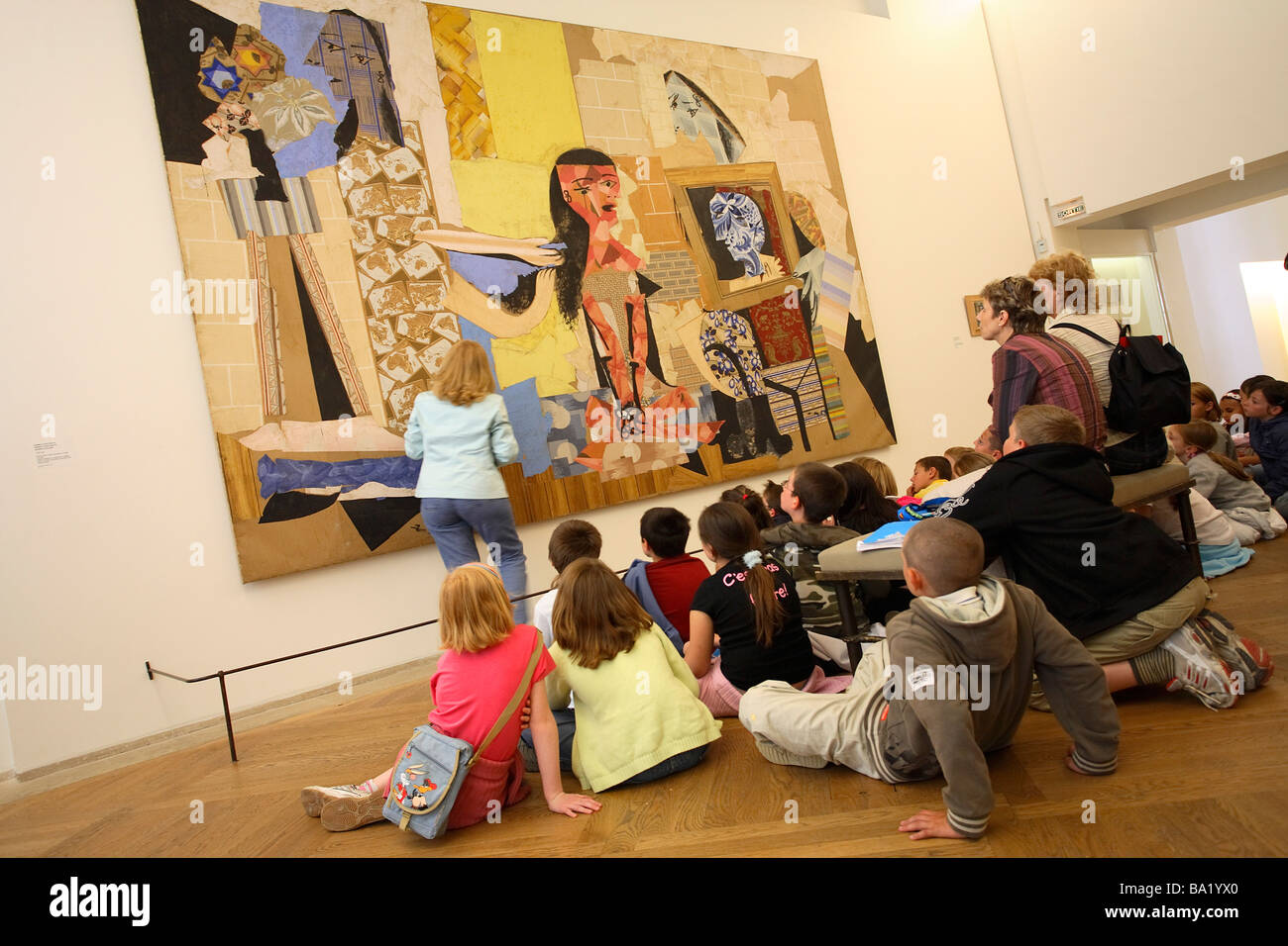 Musée Picasso PARIS CHILDS AVANT DE LA PEINTURE FEMMES UN LEUR TOILETTE Banque D'Images