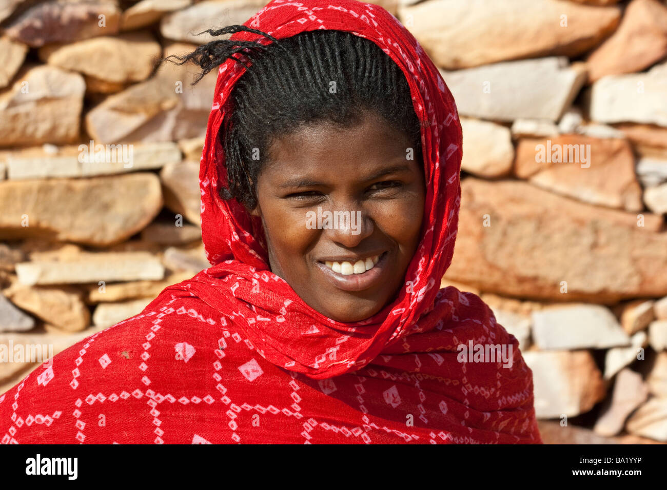Jeune femme musulmane à Chinguetti Mauritanie Banque D'Images