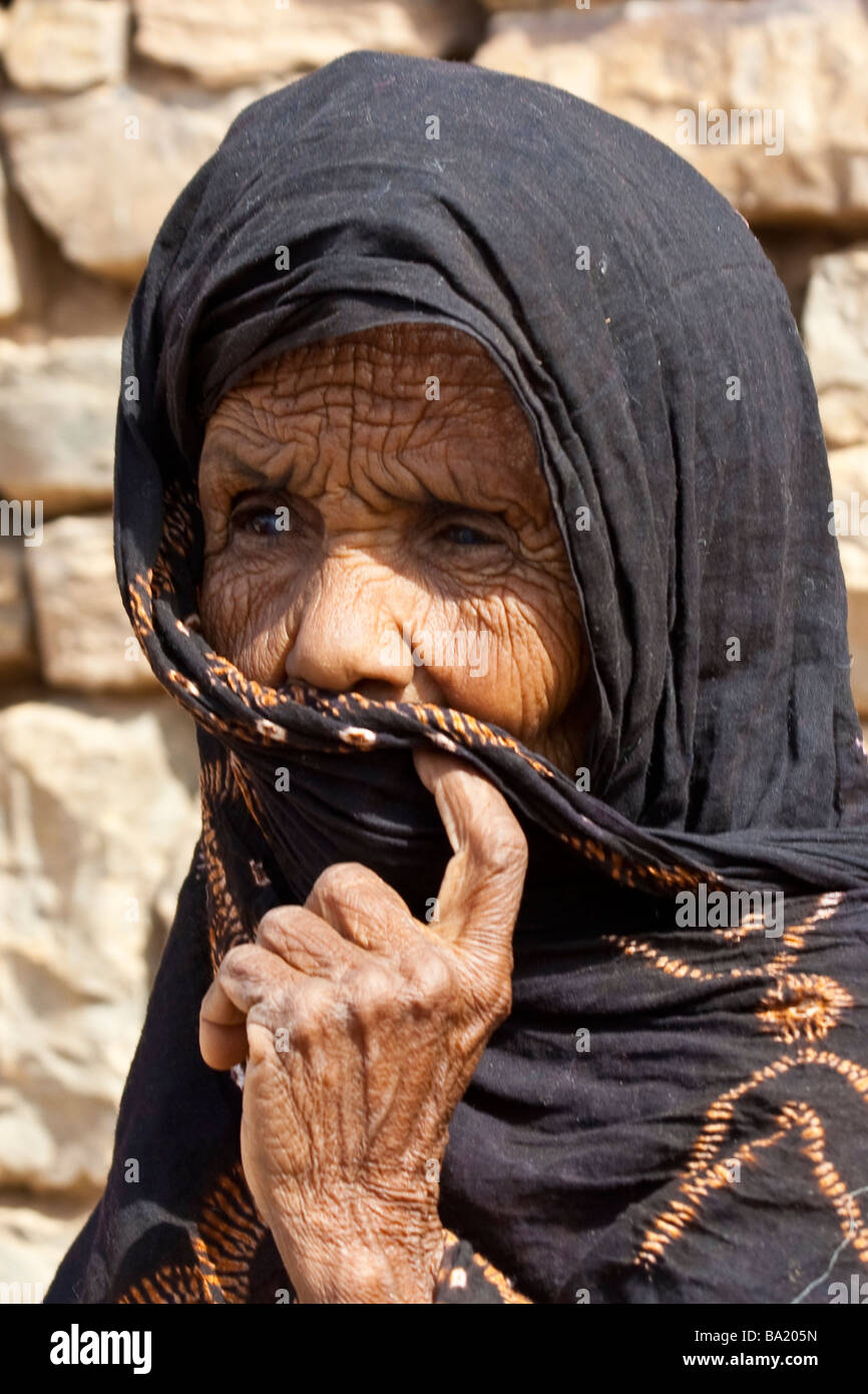 Personnes âgées femme musulmane à Chinguetti Mauritanie Banque D'Images