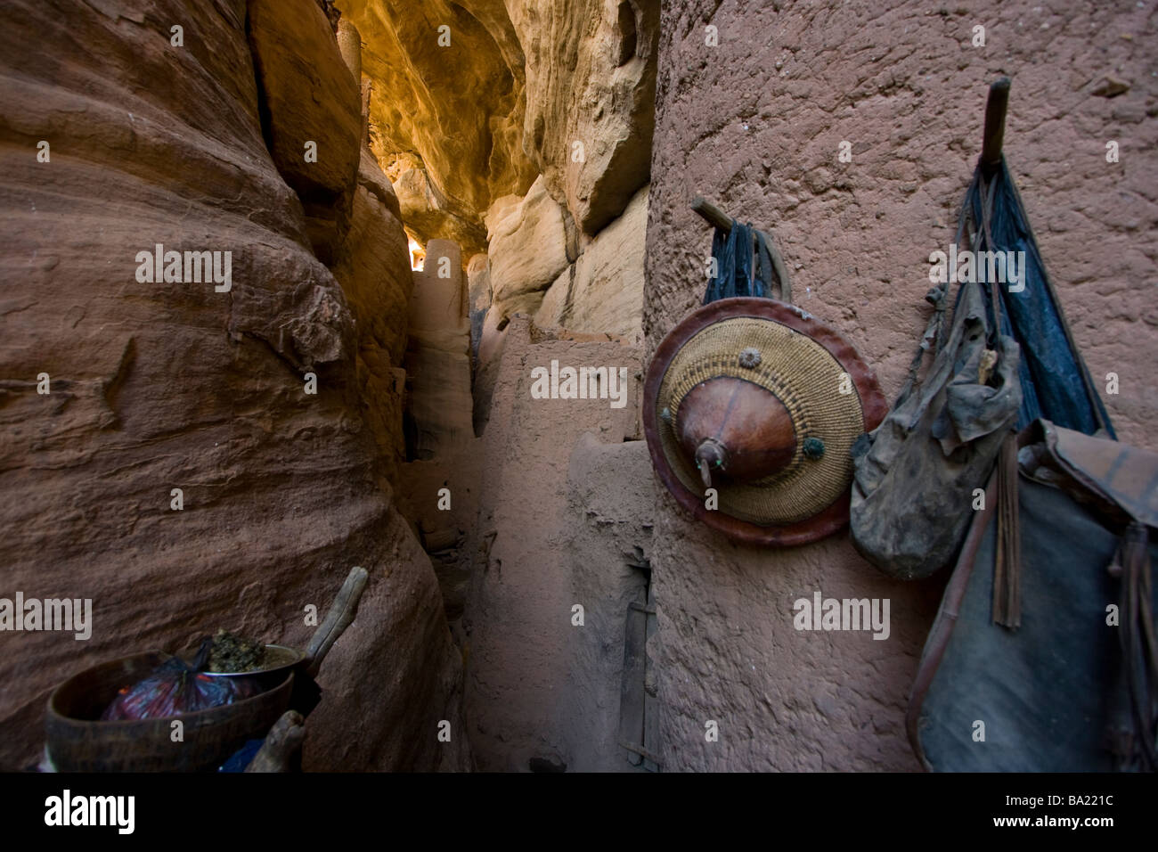 À l'intérieur d'une maison dans la région de Youga Dogourou Village en Pays Dogon au Mali Banque D'Images