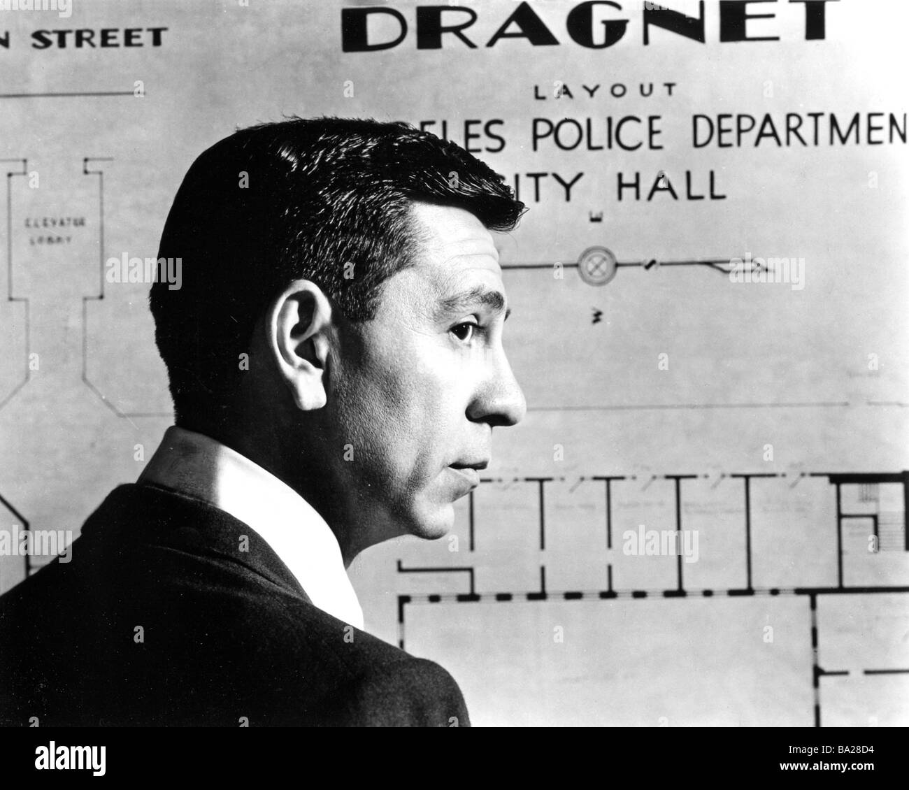 Années 1950 DRAGNET s/60s US police TV série avec Jack Webb comme le Sergent Joe Friday. Il a également produit les programmes. Banque D'Images