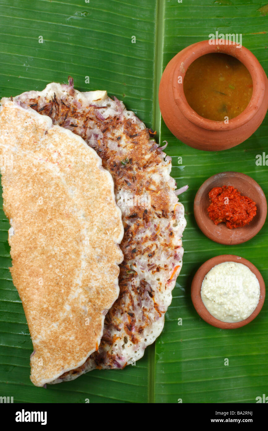 Onion Dosa est une typique South Indian Pancake et servi avec le chutney et cochons Banque D'Images
