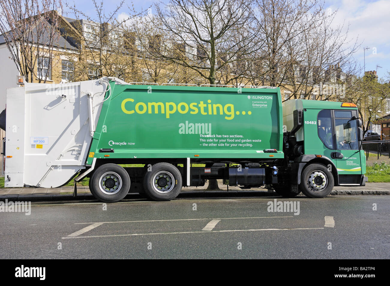 Camion de compostage ou camion avec le slogan - compostage imprimé sur le côté Islington Londres Angleterre Royaume-Uni Banque D'Images