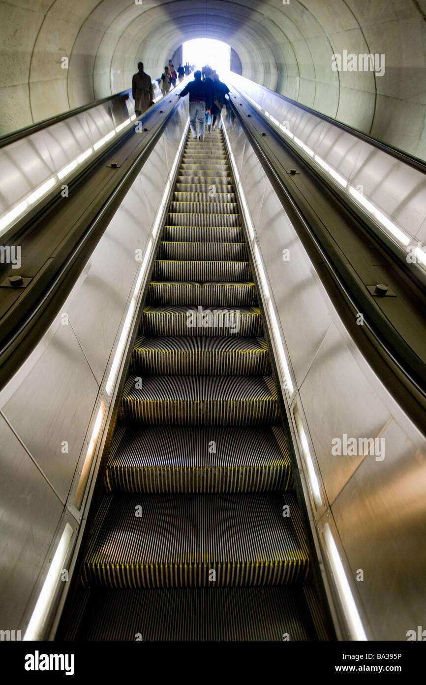 Escalator métro Washington DC Banque D'Images