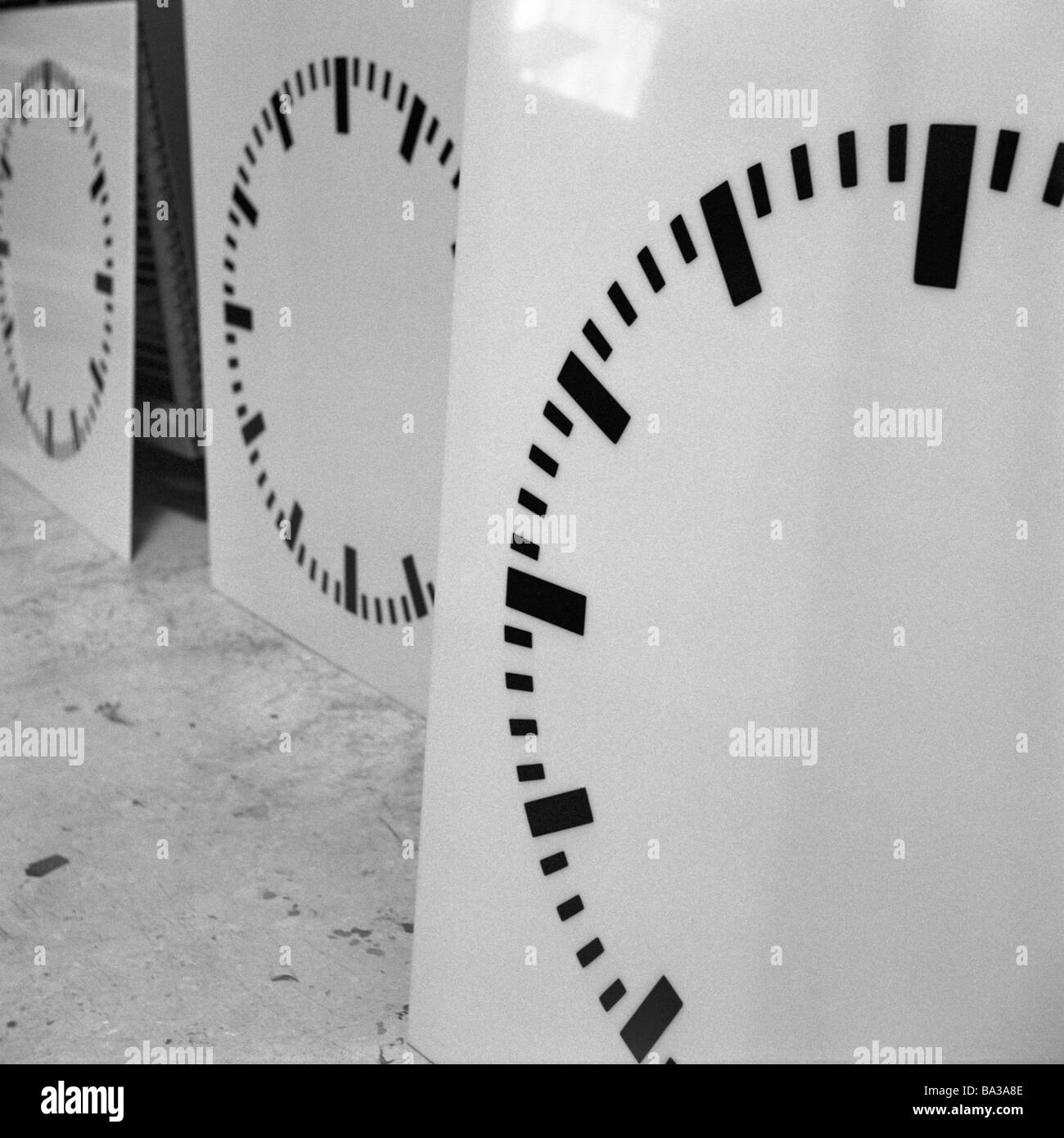 Horloge Murale Ovale Gousso 102cm Noir | Leroy Merlin