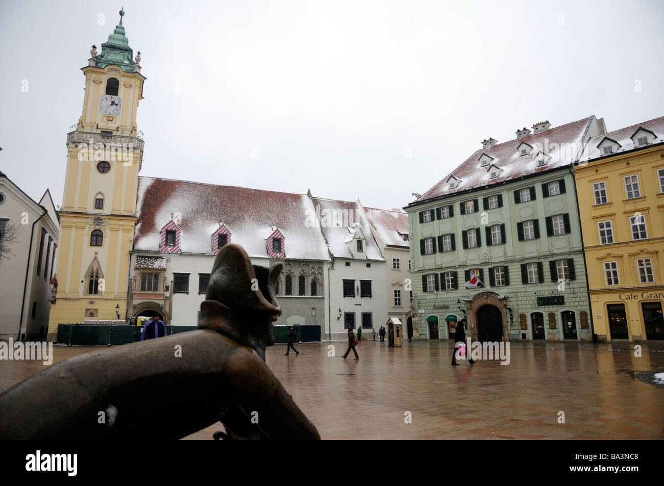 Statue de Napoléon en place Hlavne namestie, vieille ville de Bratislava. Banque D'Images