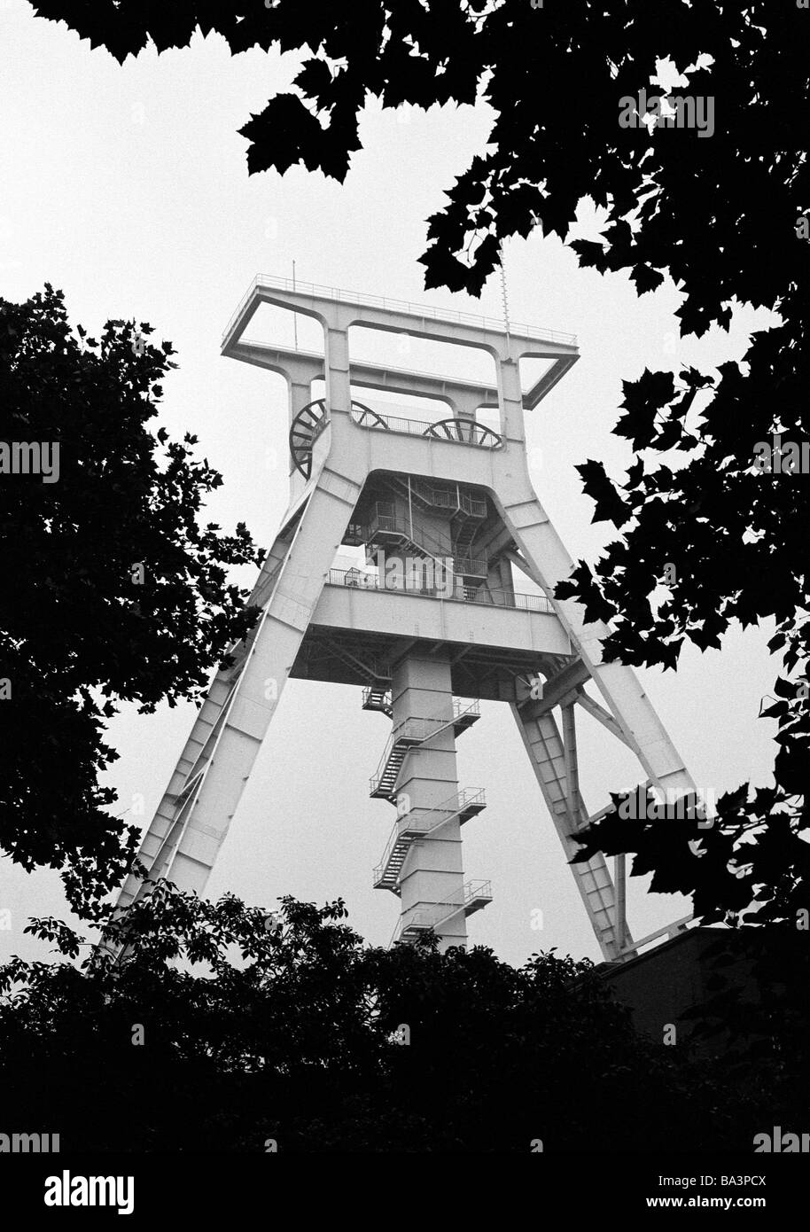 Siebziger Jahre, Wirtschaft, Steinkohlenbergbau, Bergbau-Museum, Foerderturm der ehemaligen Zeche Germania dans Dortmund-Marten, Bochum, Ruhr, ni Banque D'Images