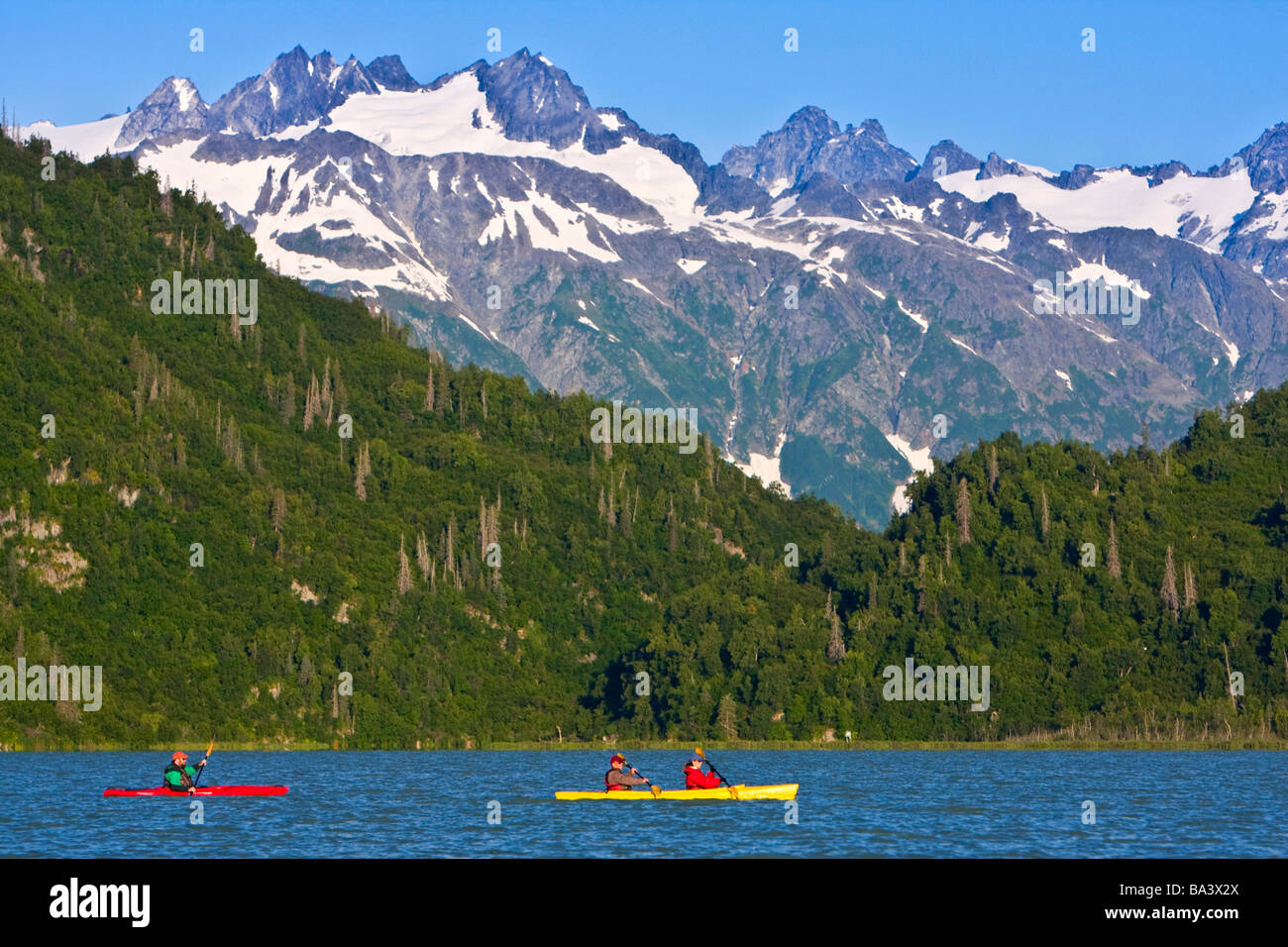 Les Kayakistes Sur La Riviere Grand Lacs Avec Bon Anniversaire Costume De Montagnes En Arriere Plan L Ete Dans Le Sud De L Alaska Photo Stock Alamy Les Kayakistes Sur La Riviere Grand Lacs Avec Bon Anniversaire Costume De Montagnes En Arriere Plan L Ete Dans Le Sud De L Alaska Photo Stock Alamy