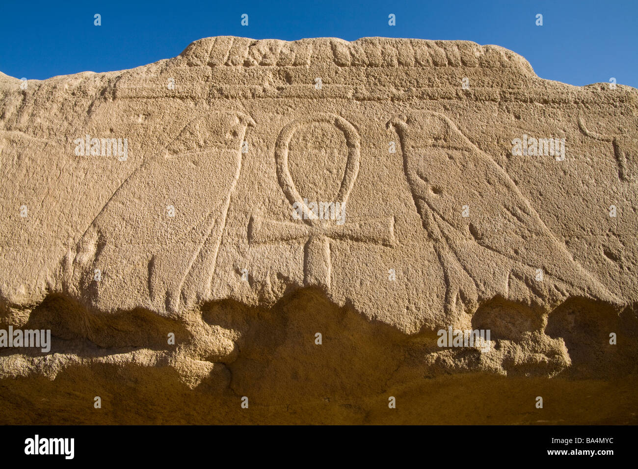 Ankh Horus et soulagement dans le Temple de Karnak, Louxor Égypte Banque D'Images