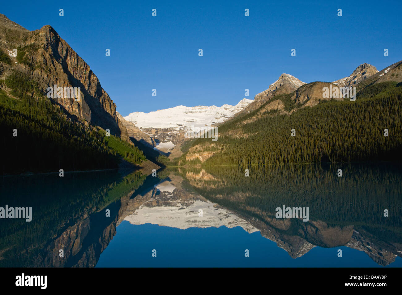 Vue panoramique du lac Louise à Banff, Alberta, Canada Banque D'Images