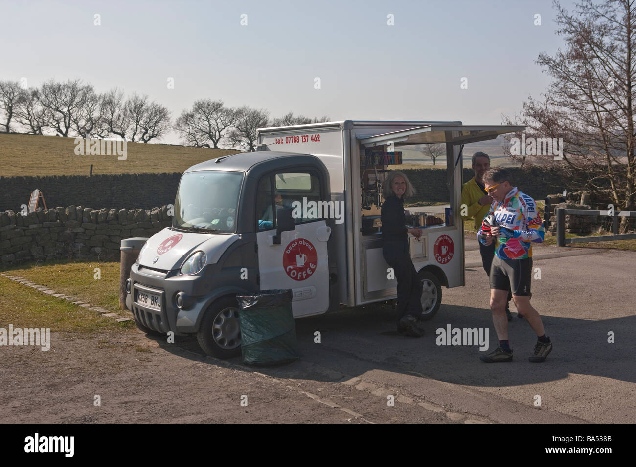 Aixam Mega truck comme café mobile distributeur wagon Banque D'Images