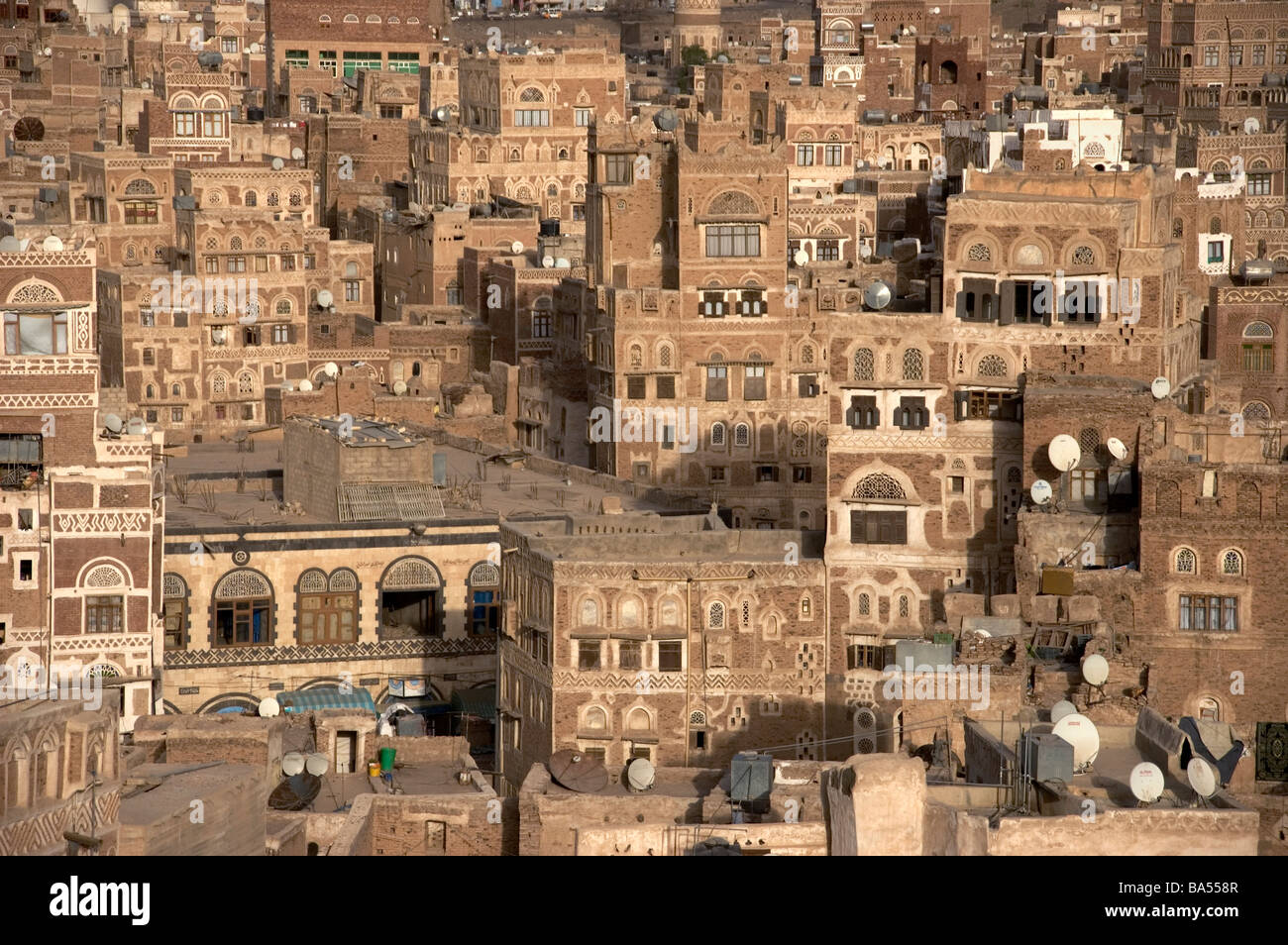 Une grappe de maisons tours dans la vieille ville de Sana'a, Yémen. Banque D'Images