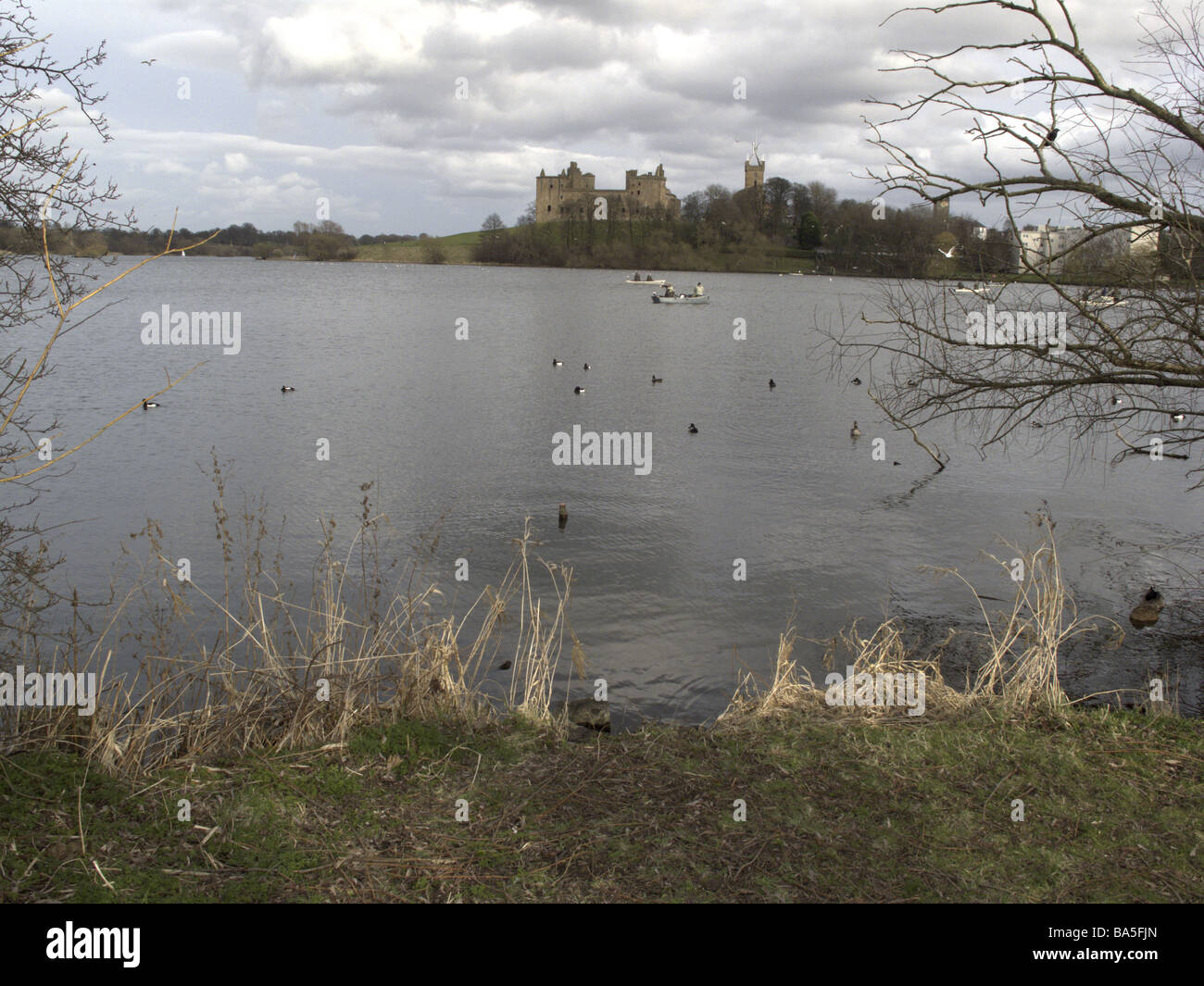 Linlithgow Loch près d'Edimbourg en Ecosse Banque D'Images