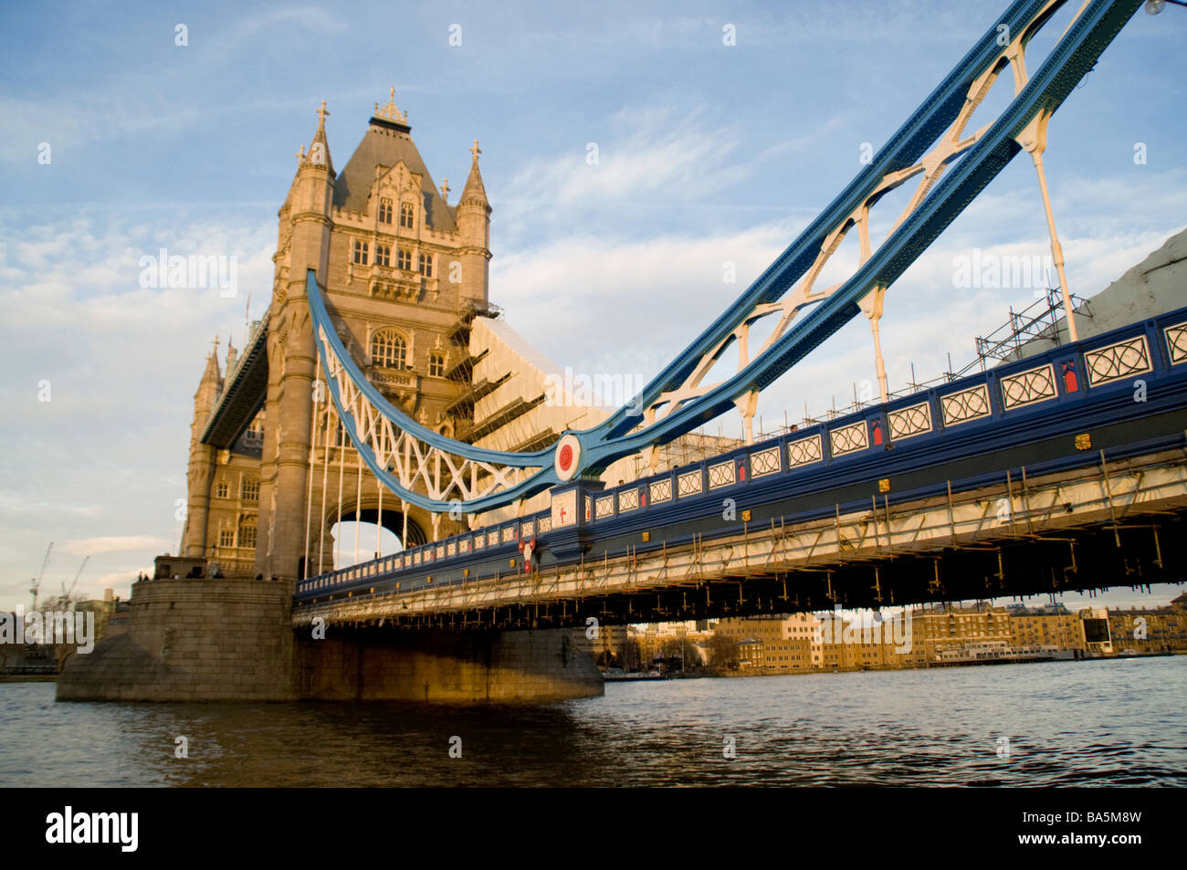 Tower Bridge sur la construction Banque D'Images