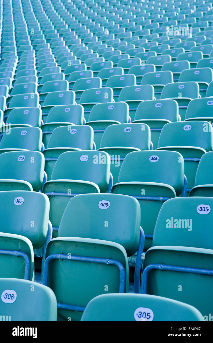 Sièges de la plate-forme des nombres vide emplacement de l'événement stade de la mer grande tribune libre ordre d'installation des terrains-Bestuhlung chaises Banque D'Images
