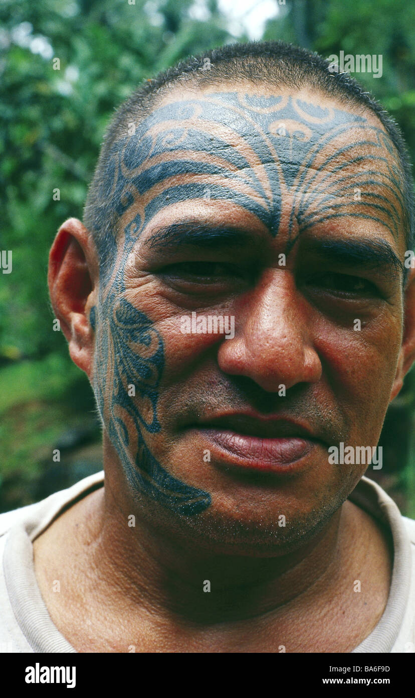 French-Polynesia Iles Marquises île Hiva Oa Puuamao face polynésiens tatouage portrait South sea Europa South Sea*-islands Banque D'Images