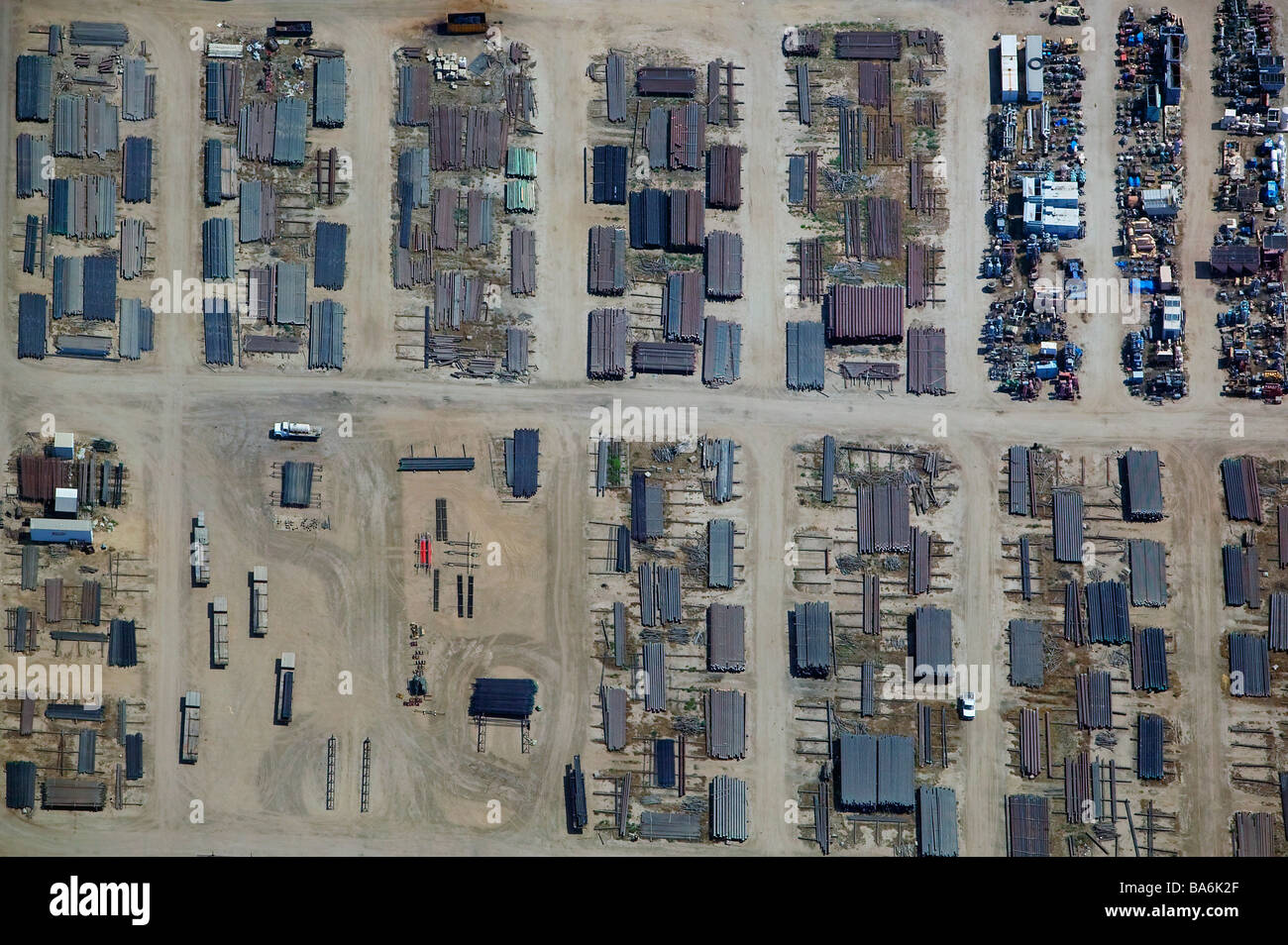 Vue aérienne au-dessus du métal fabriqué en Californie une cour d'entreposage Banque D'Images