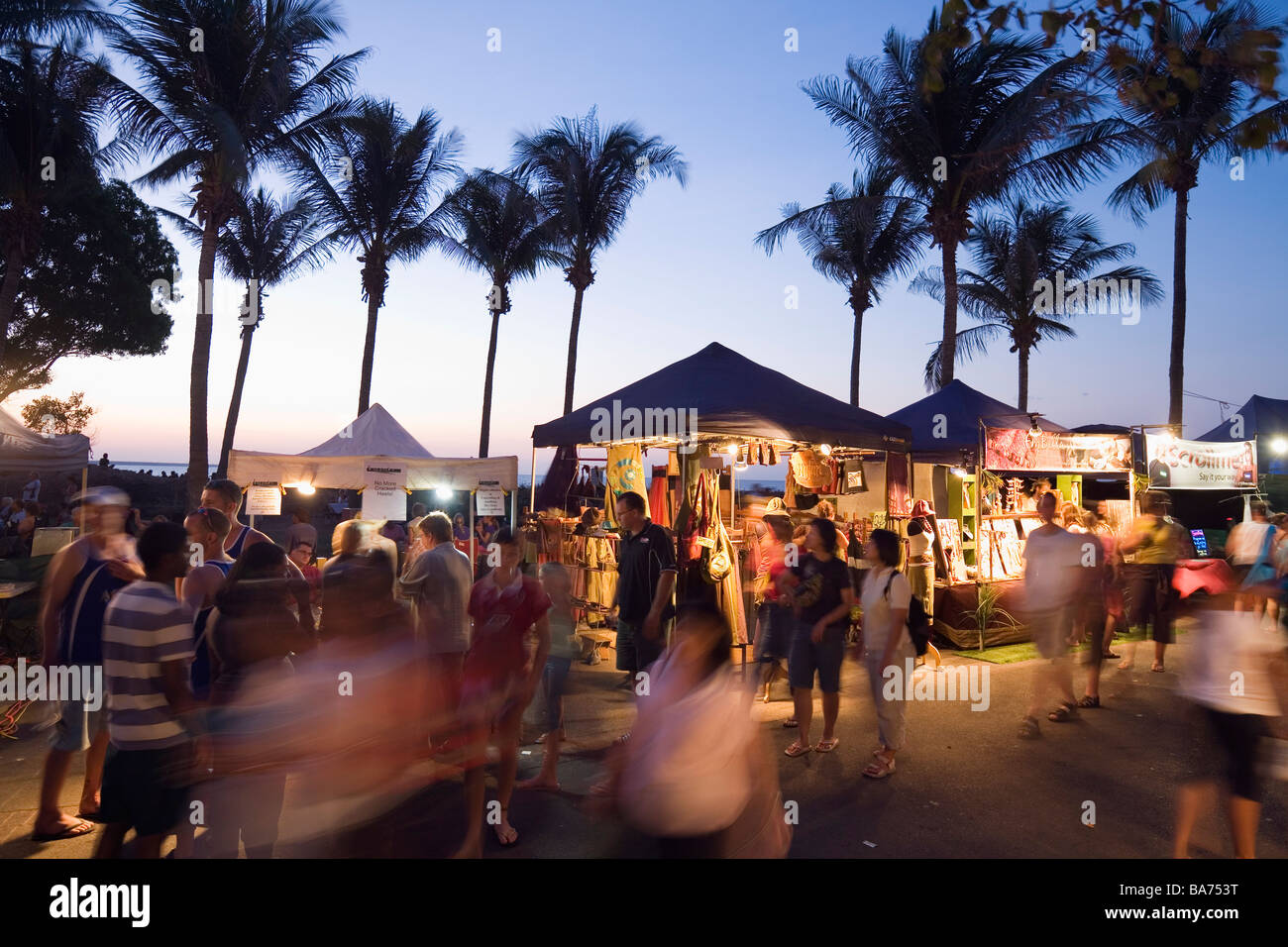 Les marchés de Mindil Beach Sunset - un aliment populaire et marché artisanal à Darwin, Territoire du Nord, Australie Banque D'Images