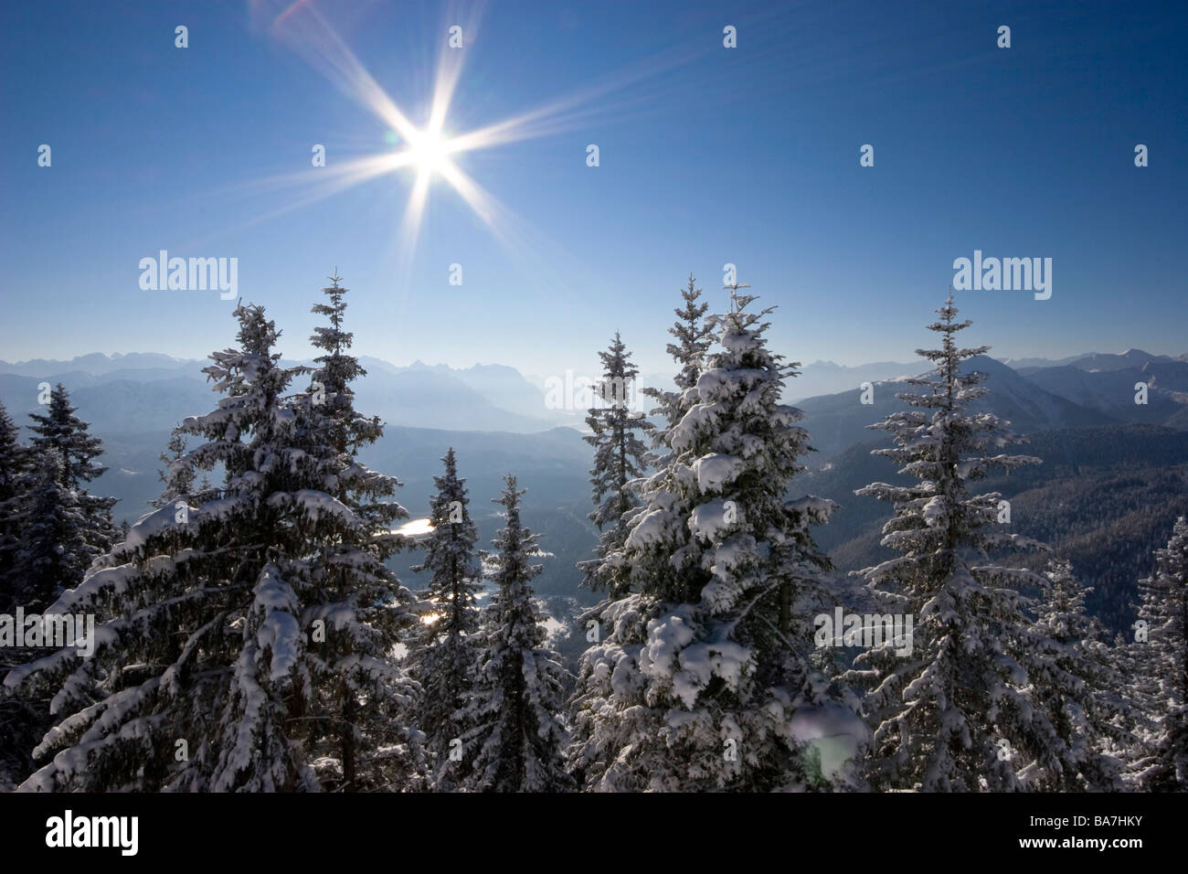 Paysage d'hiver dans les Alpes bavaroises vu de Italia, Haute-Bavière, Allemagne Banque D'Images