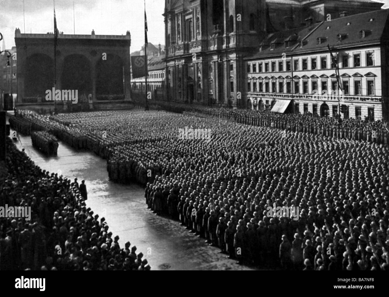 Nazisme / socialisme national, militaire, Wehrmacht, introduction de la conscription, premières recrues prêtant serment d'allégeance, Feldherrnhalle, Munich, 7.11.1935, Banque D'Images