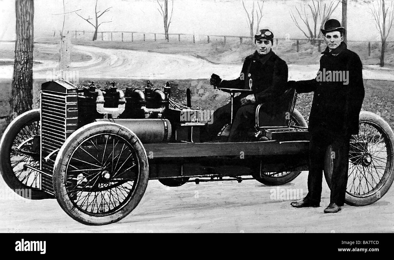 Ford, Henry, 30.7.1863 - 7.4.1947, ingénieur américain, fondateur de Ford Motor Company, avec sa première voiture de course, 1920, Banque D'Images